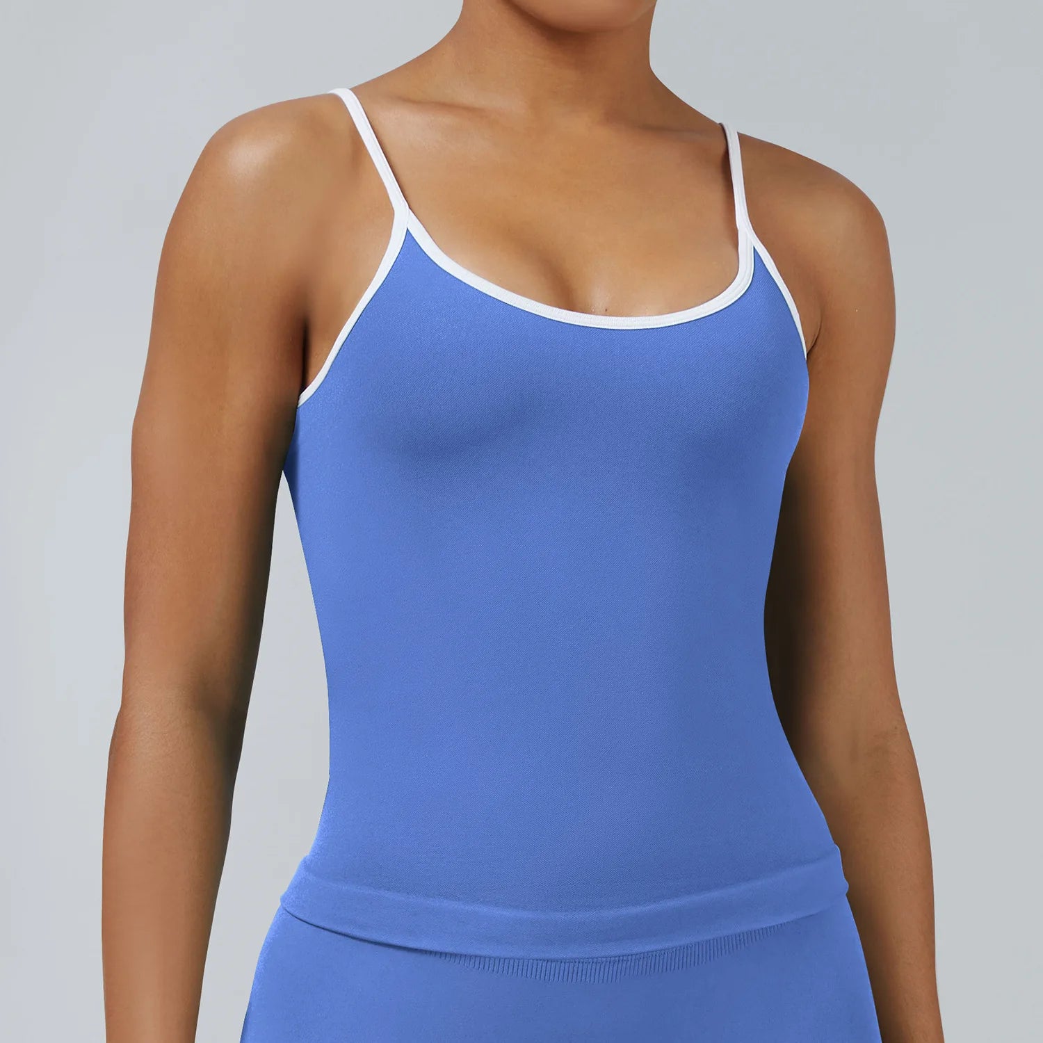 Color-Block Racerback Sports Bra – Body-Hugging Open Back Crop Top for Yoga, Gym & Casual Wear