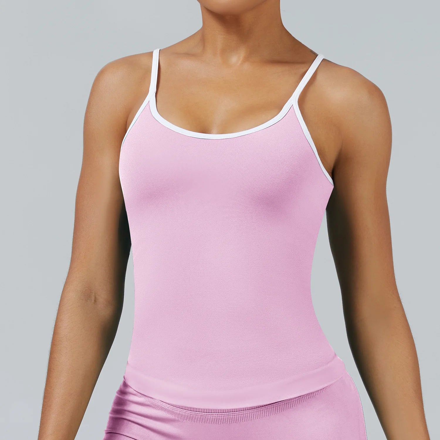 Color-Block Racerback Sports Bra – Body-Hugging Open Back Crop Top for Yoga, Gym & Casual Wear